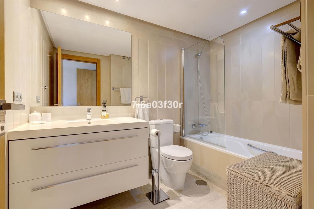 3 chambre Penthouse à vendre à San Pedro de Alcantara avec piscine garage - 795 000 € (Ref: 9832910)