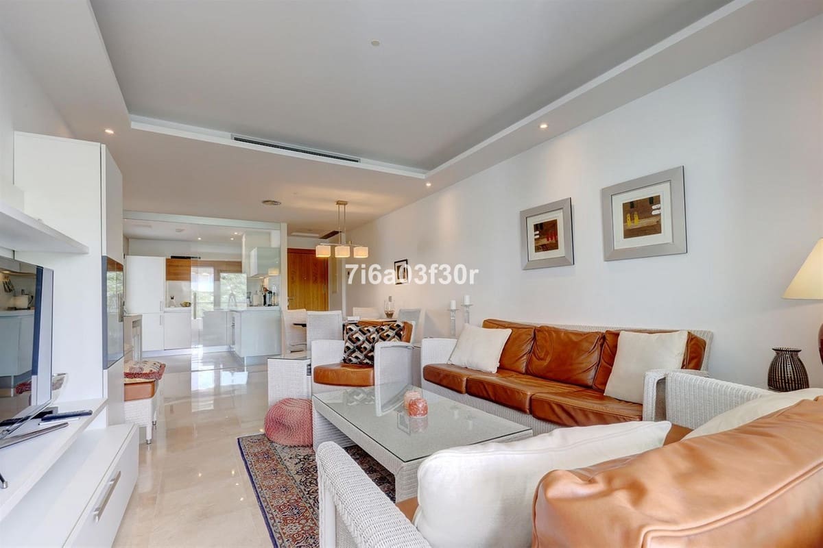 3 chambre Penthouse à vendre à San Pedro de Alcantara avec piscine garage - 795 000 € (Ref: 9832910)