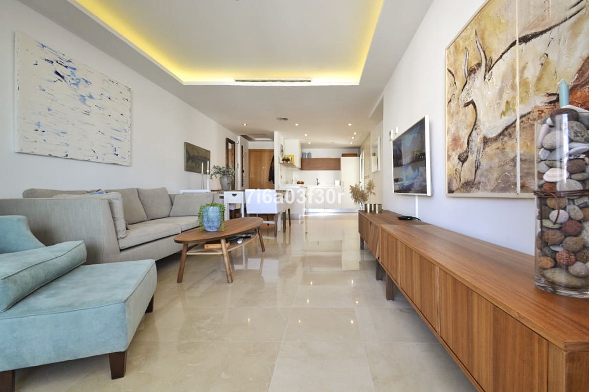 2 makuuhuone Kattohuoneisto vuokrattavana paikassa San Pedro de Alcantara mukana uima-altaan 
autotalli - 2 400 € (Ref: 9858706)