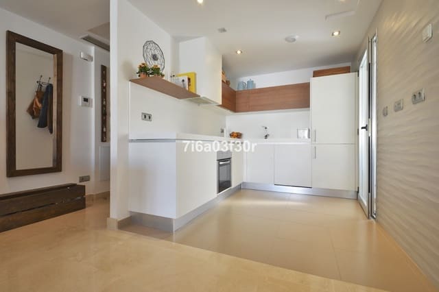 2 makuuhuone Kattohuoneisto vuokrattavana paikassa San Pedro de Alcantara, Marbella mukana uima-altaan 
autotalli - 2 400 € (Ref: 9858706)