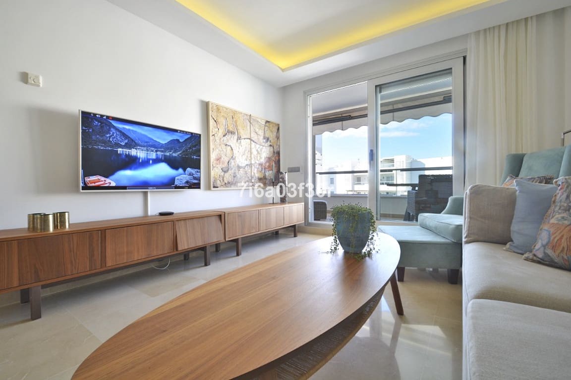 2 makuuhuone Kattohuoneisto vuokrattavana paikassa San Pedro de Alcantara mukana uima-altaan 
autotalli - 2 400 € (Ref: 9858706)