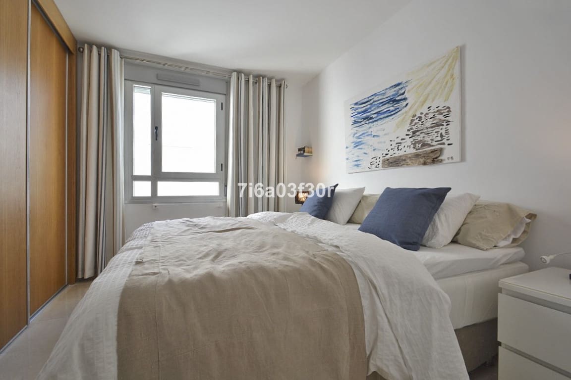 2 makuuhuone Kattohuoneisto vuokrattavana paikassa San Pedro de Alcantara mukana uima-altaan 
autotalli - 2 400 € (Ref: 9858706)