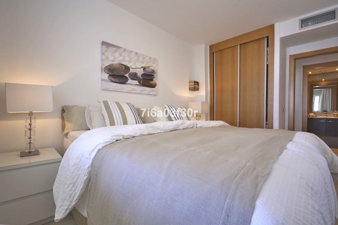 2 makuuhuone Kattohuoneisto vuokrattavana paikassa San Pedro de Alcantara mukana uima-altaan 
autotalli - 2 400 € (Ref: 9858706)