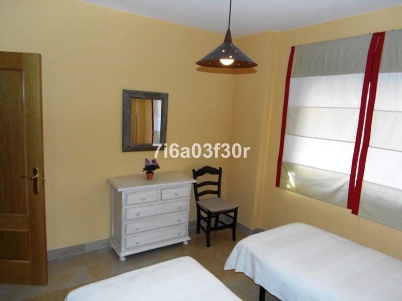   4 soveværelse   ferieLejlighed i San Pedro de Alcantara   med   swimmingpool  garage  - € 1.500 (Ref: 9893251)