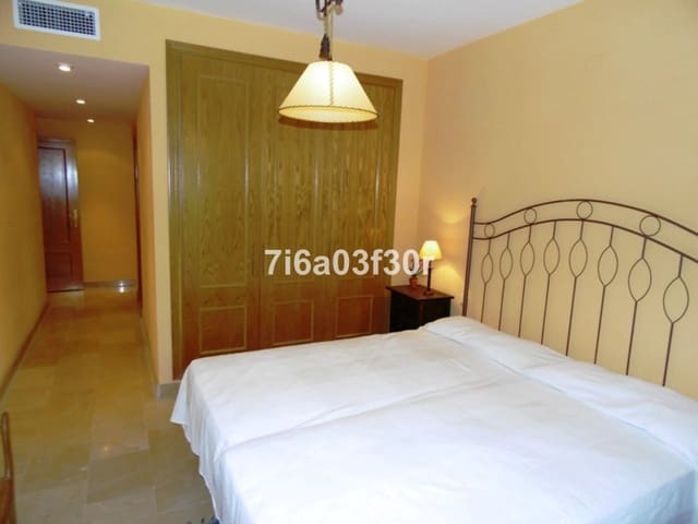   4 soveværelse   ferieLejlighed i San Pedro de Alcantara, Marbella   - € 1.500 (Ref: 9893251)