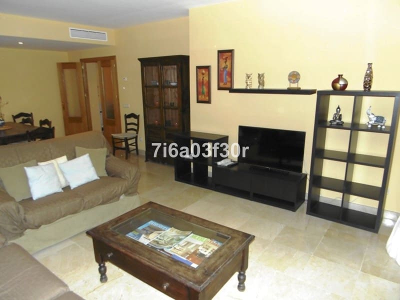   4 soveværelse   ferieLejlighed i San Pedro de Alcantara   med   swimmingpool  garage  - € 1.500 (Ref: 9893251)