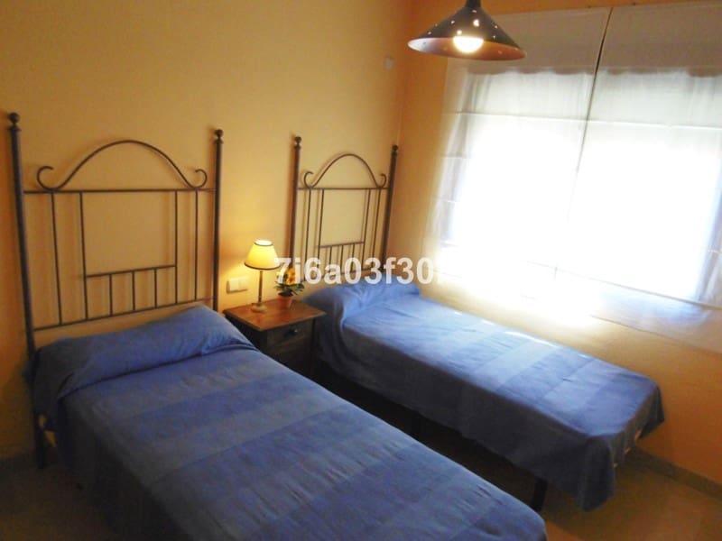   4 soveværelse   ferieLejlighed i San Pedro de Alcantara   med   swimmingpool  garage  - € 1.500 (Ref: 9893251)
