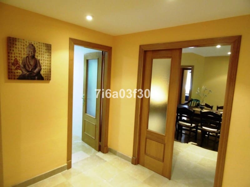   4 soveværelse   ferieLejlighed i San Pedro de Alcantara   med   swimmingpool  garage  - € 1.500 (Ref: 9893251)