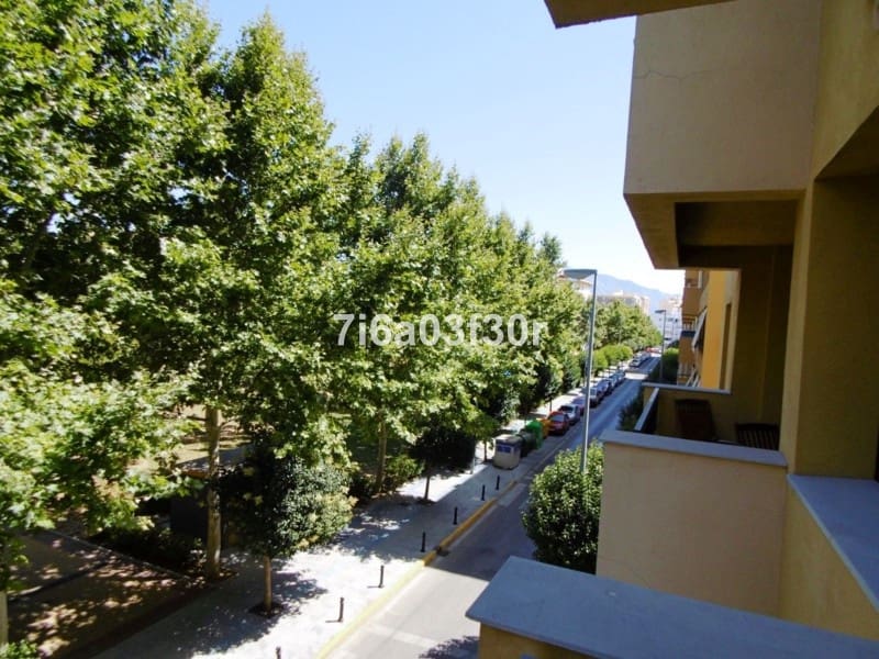   4 soveværelse   ferieLejlighed i San Pedro de Alcantara   med   swimmingpool  garage  - € 1.500 (Ref: 9893251)
