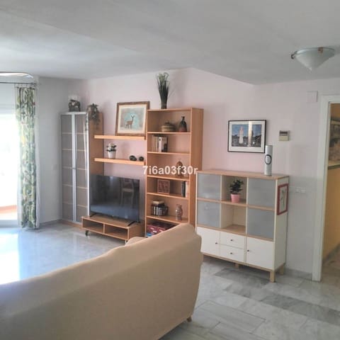 3 Zimmer Ferienpenthouse in San Pedro de Alcantara, Marbella mit Pool Garage - 1.000 € (Ref: 9905282)