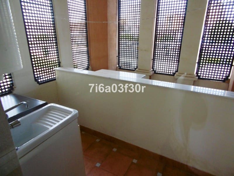 3 bedroom Apartment for rent in San Pedro de Alcantara with pool garage - € 1,600 (Ref: 9937144)