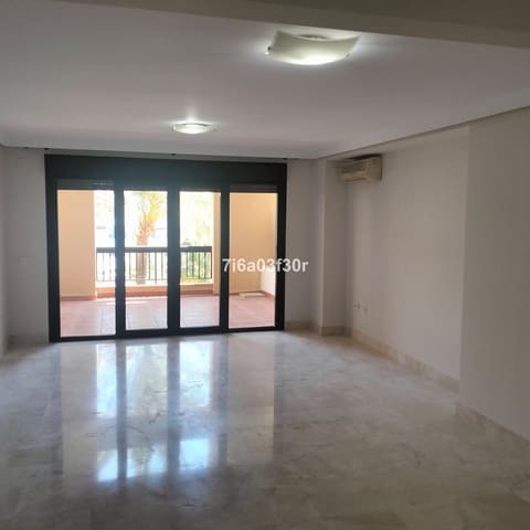 3 quarto Apartamento para arrendar em San Pedro de Alcantara, Marbella com piscina garagem - 1 600 € (Ref: 9937144)