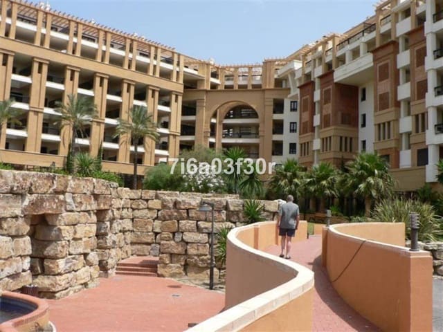 3 quarto Apartamento para arrendar em San Pedro de Alcantara, Marbella com piscina garagem - 1 600 € (Ref: 9937144)