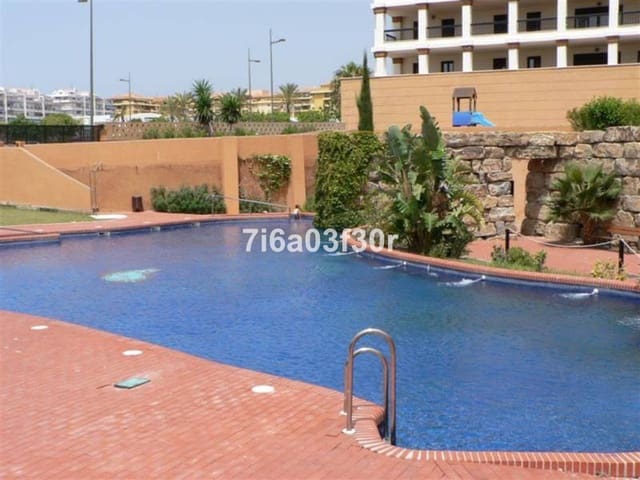 3 quarto Apartamento para arrendar em San Pedro de Alcantara, Marbella com piscina garagem - 1 600 € (Ref: 9937144)