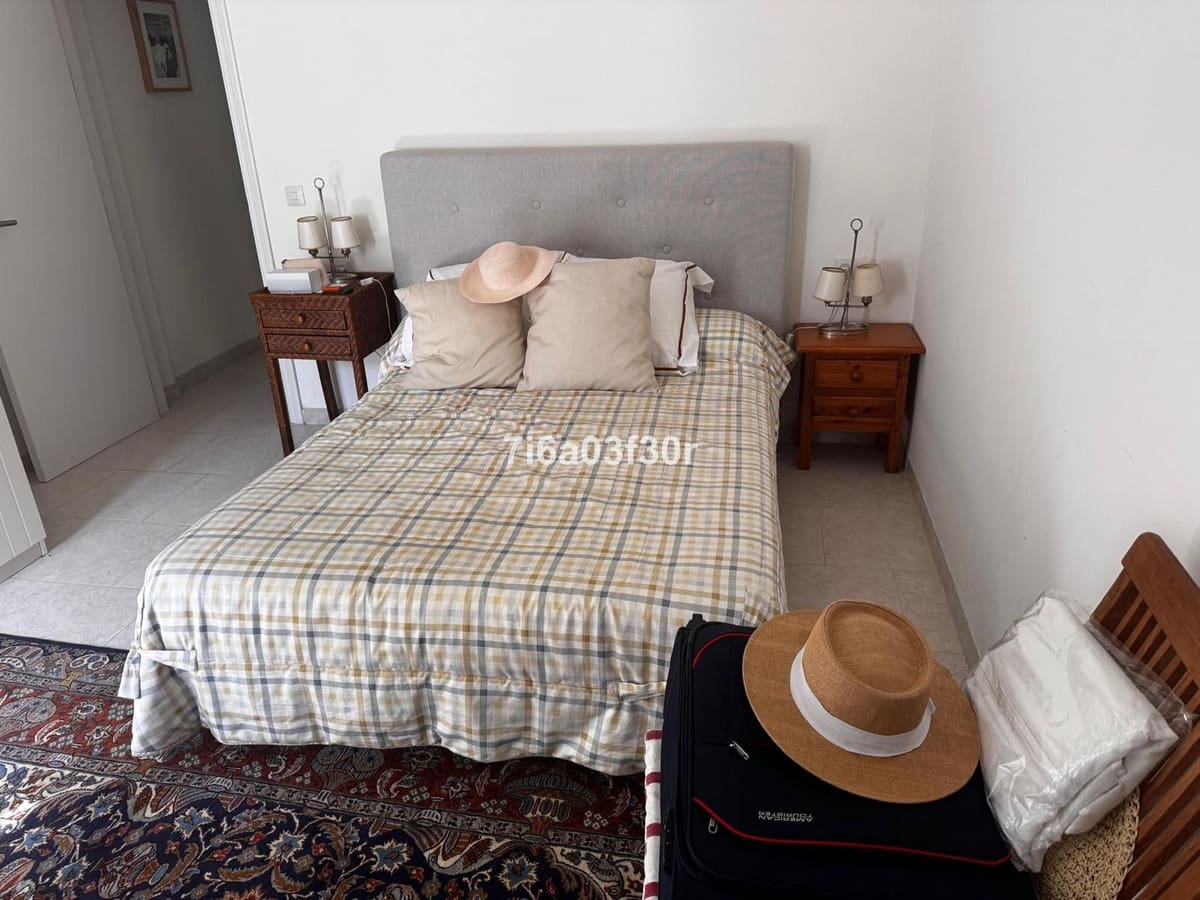 Villa/Maison de 4 chambres à louer à Guadalmina avec garage - 2 500 € (Ref: 9981414)