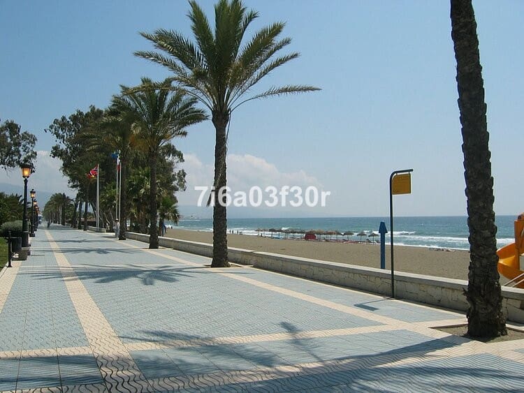 2 Zimmer Apartment zu vermieten in Puerto Banus mit Pool Garage - 2.000 € (Ref: 9996241)