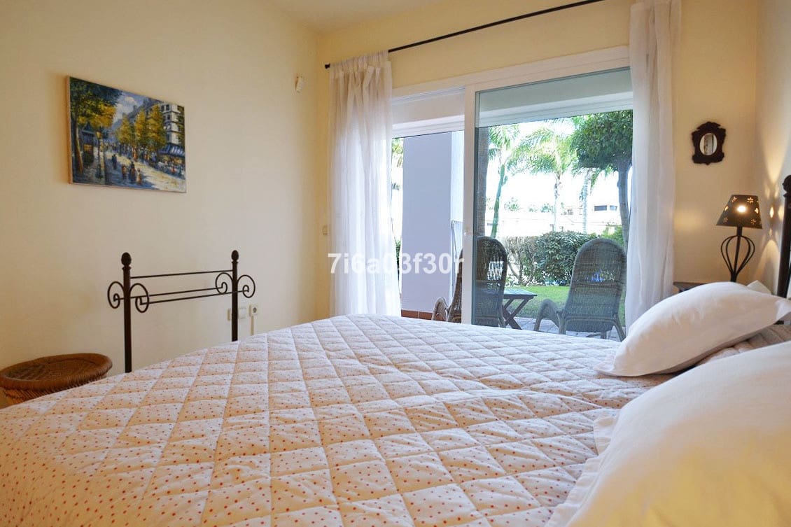 2 Zimmer Apartment zu vermieten in Puerto Banus mit Pool Garage - 2.000 € (Ref: 9996241)