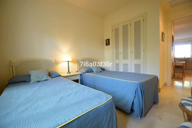 2 Zimmer Apartment zu vermieten in Puerto Banus, Marbella mit Pool Garage - 2.000 € (Ref: 9996241)