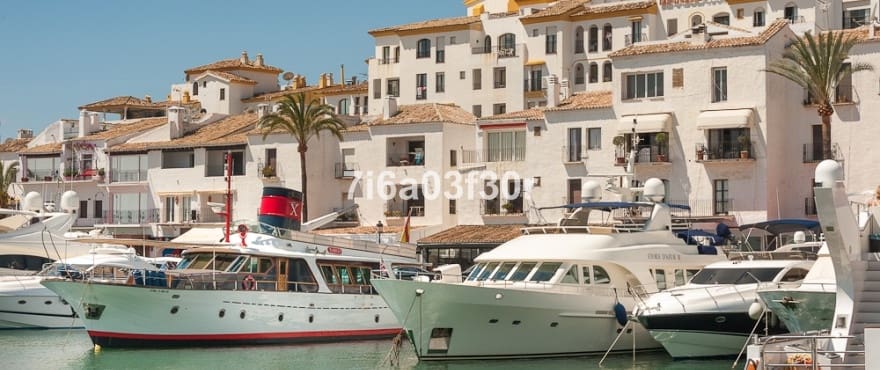 2 Zimmer Apartment zu vermieten in Puerto Banus mit Pool Garage - 2.000 € (Ref: 9996241)