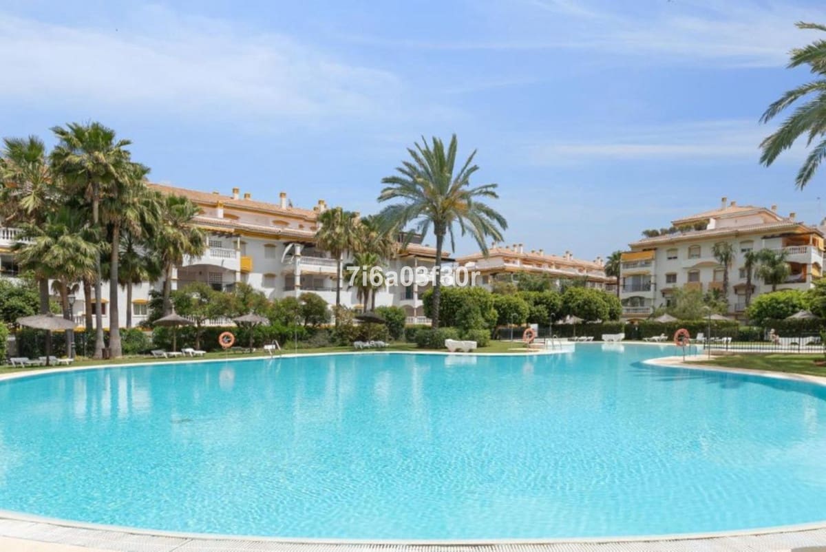 2 quarto Apartamento para venda em Puerto Banus com piscina garagem - 515 000 € (Ref: 9998094)