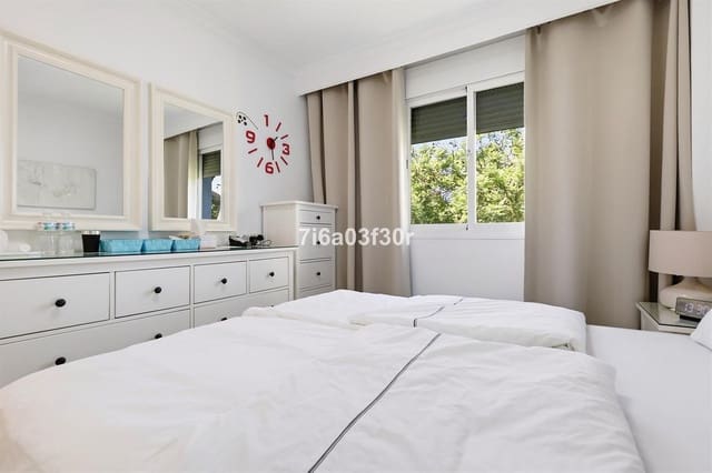 2 bedroom Apartment for sale in Puerto Banus, Marbella with pool garage - € 515,000 (Ref: 9998094)