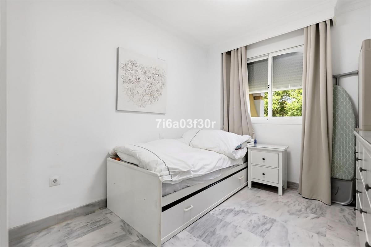 2 bedroom Apartment for sale in Puerto Banus with pool garage - € 515,000 (Ref: 9998094)
