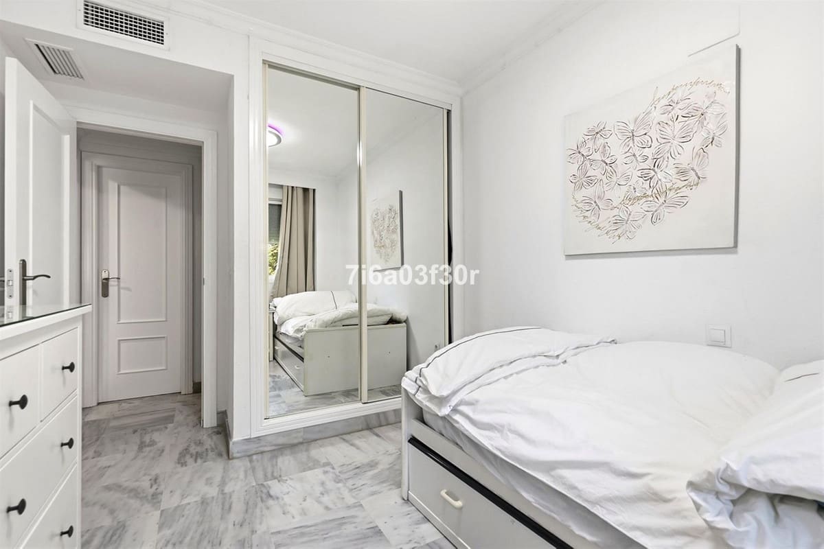 2 bedroom Apartment for sale in Puerto Banus with pool garage - € 515,000 (Ref: 9998094)