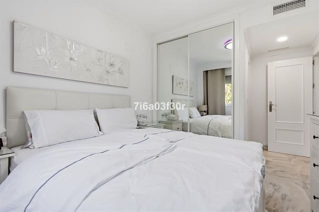 2 bedroom Apartment for sale in Puerto Banus, Marbella with pool garage - € 515,000 (Ref: 9998094)
