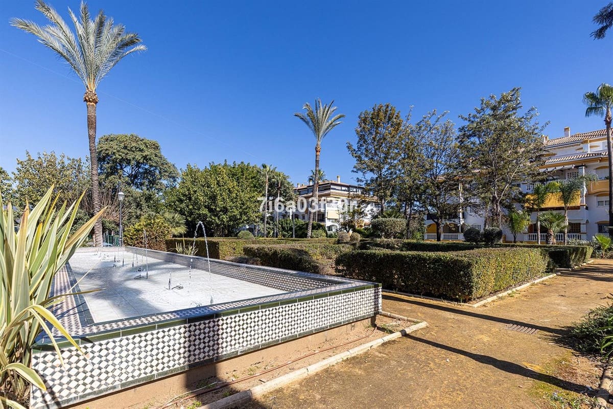 2 bedroom Apartment for sale in Puerto Banus with pool garage - € 515,000 (Ref: 9998094)