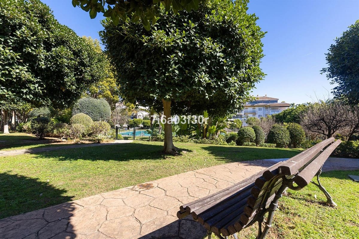 2 bedroom Apartment for sale in Puerto Banus with pool garage - € 515,000 (Ref: 9998094)