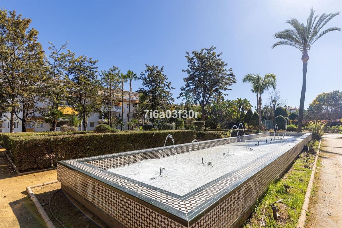 2 bedroom Apartment for sale in Puerto Banus with pool garage - € 515,000 (Ref: 9998094)