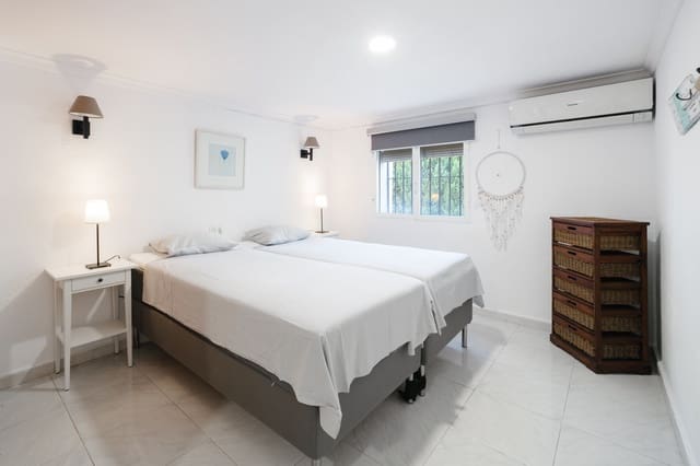 Chalet de 5 habitaciones en Cap Martí - El Tossalet - Pinomar, Javea / Xàbia en alquiler con piscina garaje - 1.800 € (Ref: 7574457)