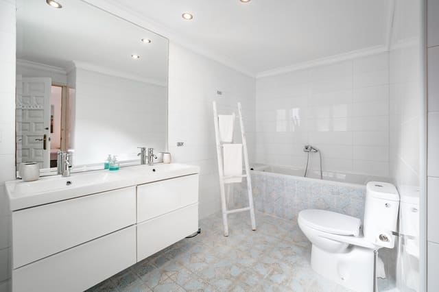 Chalet de 5 habitaciones en Cap Martí - El Tossalet - Pinomar, Javea / Xàbia en alquiler con piscina garaje - 1.800 € (Ref: 7574457)