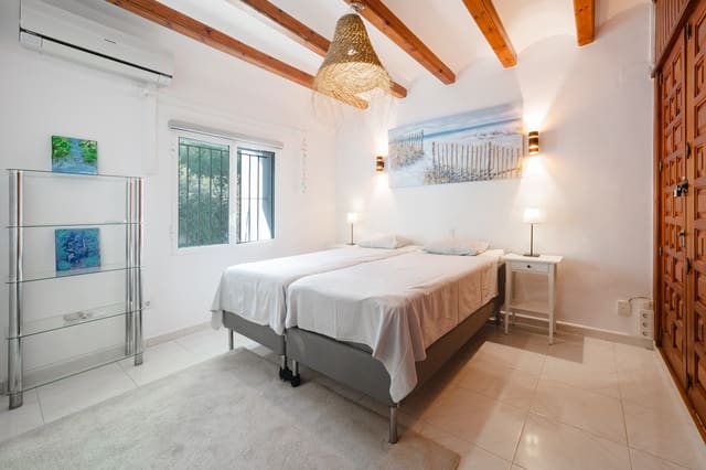 Chalet de 5 habitaciones en Cap Martí - El Tossalet - Pinomar, Javea / Xàbia en alquiler con piscina garaje - 1.800 € (Ref: 7574457)