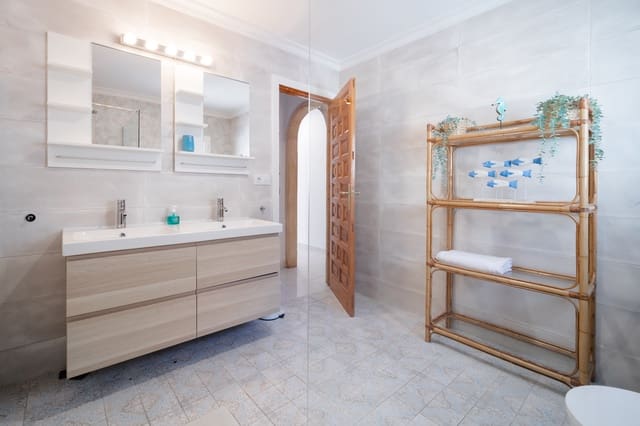 Chalet de 5 habitaciones en Cap Martí - El Tossalet - Pinomar, Javea / Xàbia en alquiler con piscina garaje - 1.800 € (Ref: 7574457)