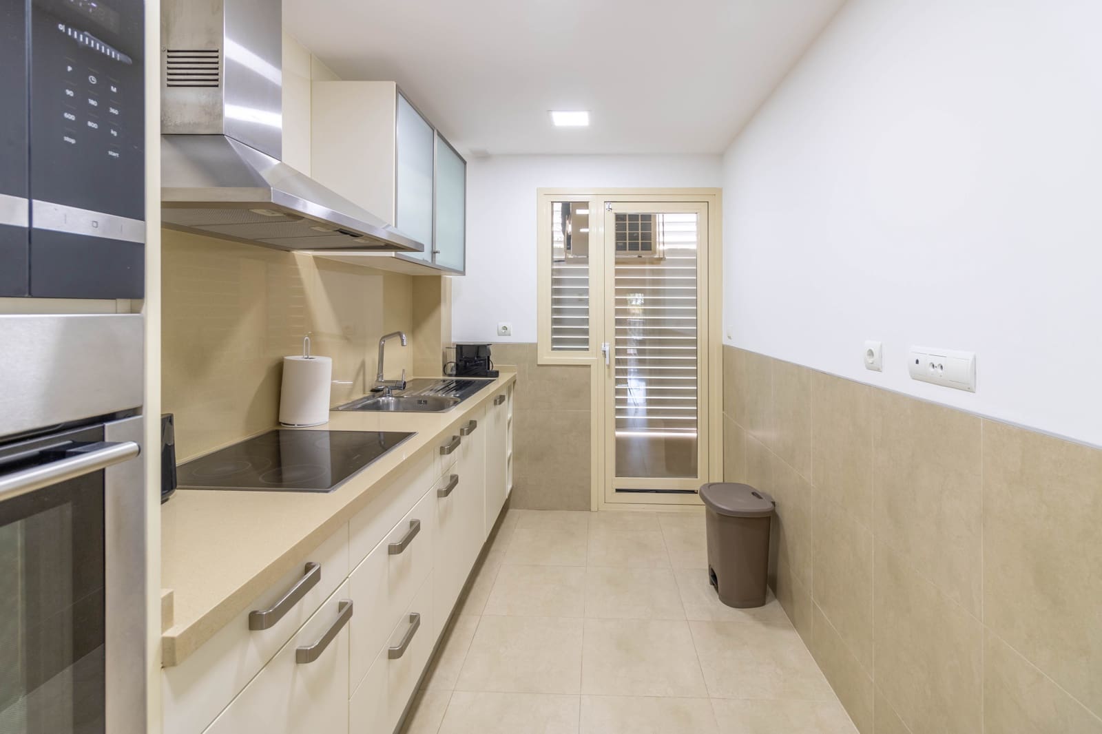 3 Zimmer Apartment zu vermieten in Arenal mit Pool Garage - 1.700 € (Ref: 8240468)