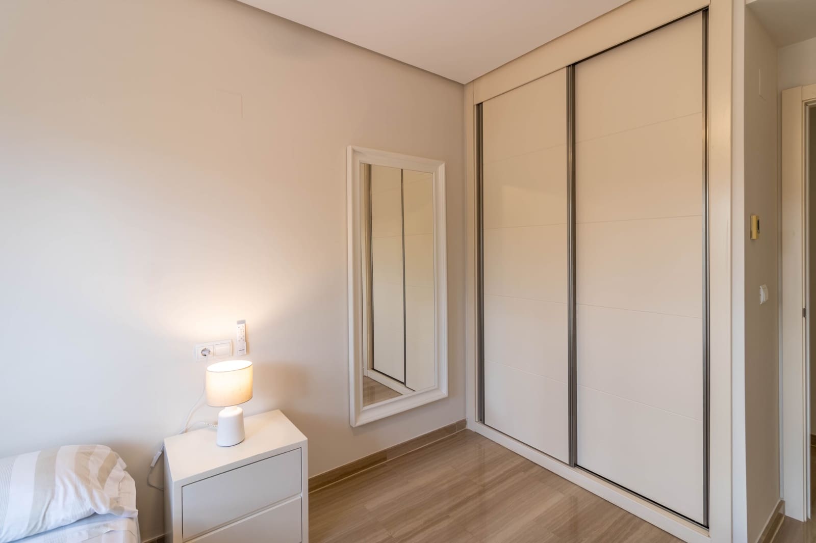 3 Zimmer Apartment zu vermieten in Arenal mit Pool Garage - 1.700 € (Ref: 8240468)