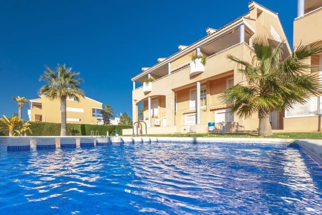 Ático de 2 habitaciones en Javea / Xàbia en alquiler con piscina garaje - 950 € (Ref: 8277245)