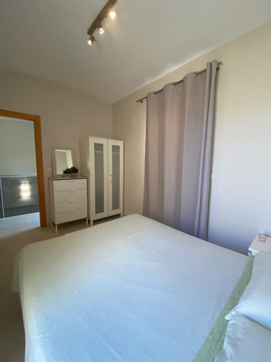 Ático de 3 habitaciones en Javea / Xàbia en alquiler con piscina garaje - 1.050 € (Ref: 8826175)