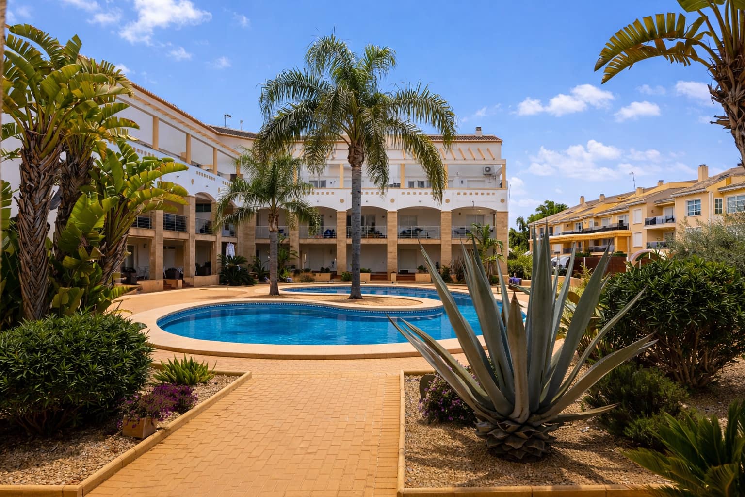 3 sypialnia Apartament do wynajęcia w Javea / Xabia z basenem garażem - 850 € (Ref: 8901271)