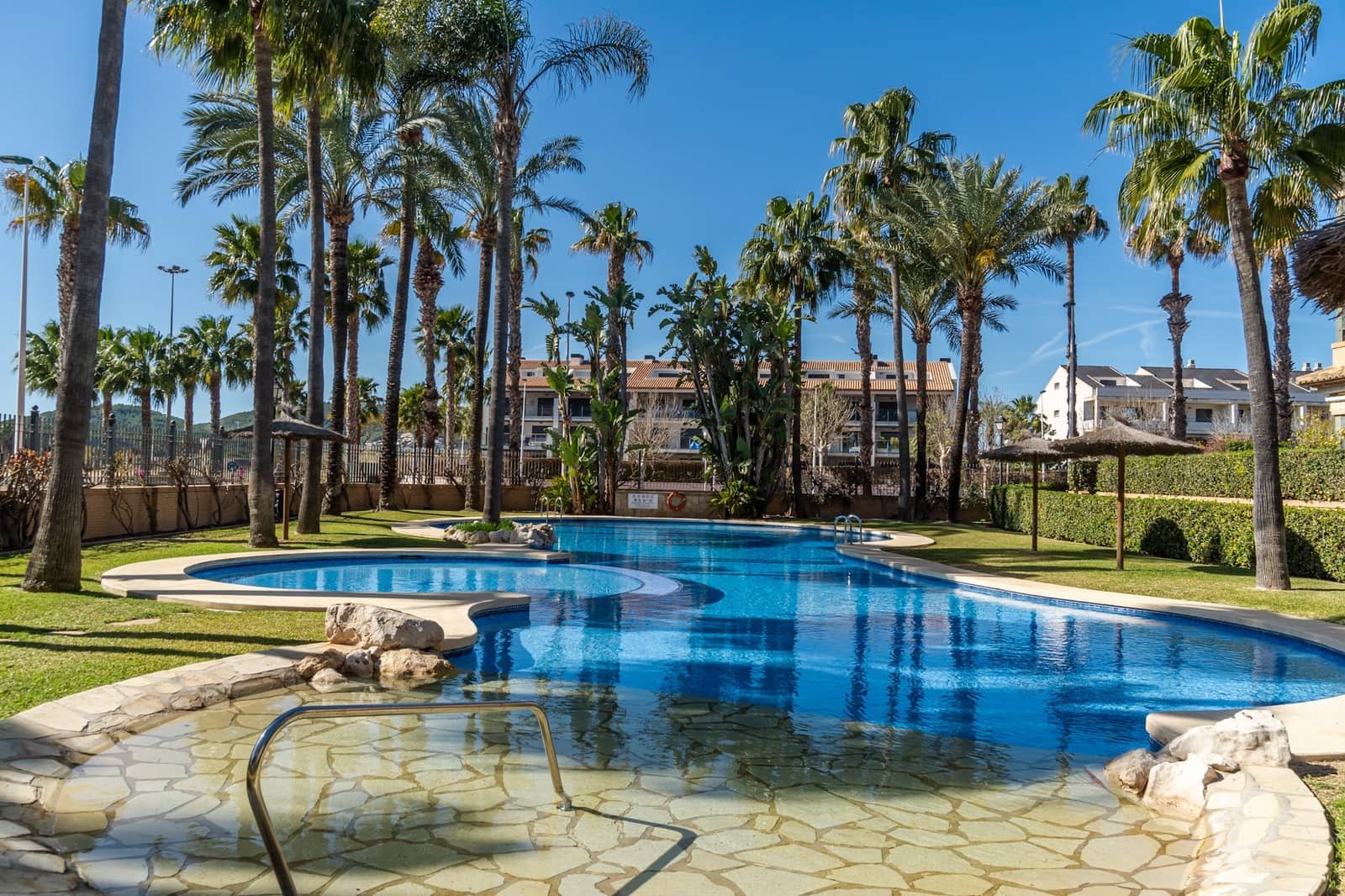 Apartamento de 1 habitación en Javea / Xàbia en alquiler con piscina garaje - 900 € (Ref: 8933450)