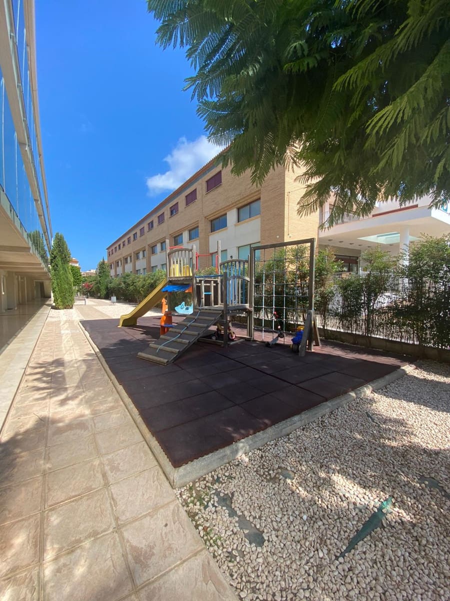 3 quarto Apartamento para arrendar em Javea / Xabia com piscina - 950 € (Ref: 9691597)