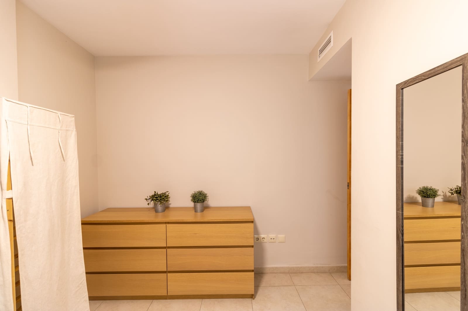 3 quarto Apartamento para arrendar em Javea / Xabia com piscina - 950 € (Ref: 9691597)
