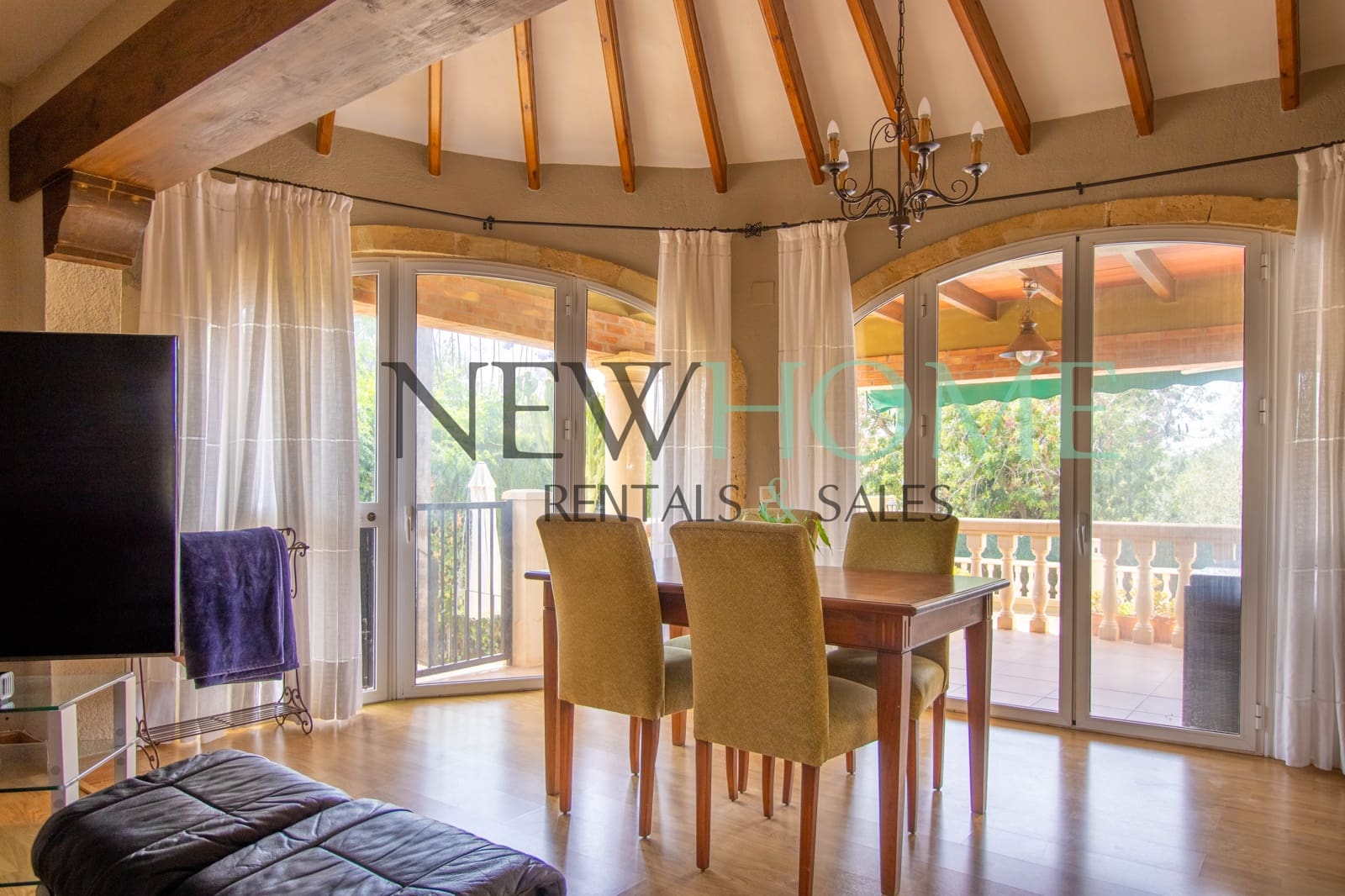 3 soveværelse Villa til leje i Javea / Xabia med swimmingpool - € 2.300 (Ref: 9709030)