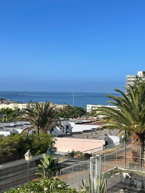 1 bedroom Apartment for rent in Los Cristianos with pool garage - € 1,250 (Ref: 5784900)