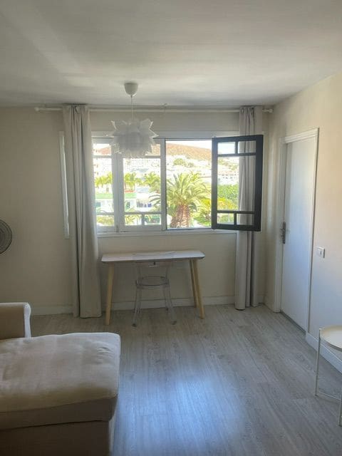 2 bedroom Apartment for rent in Arona - € 1,500 (Ref: 5784903)