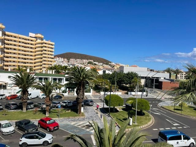 2 bedroom Apartment for rent in Arona - € 1,500 (Ref: 5784903)
