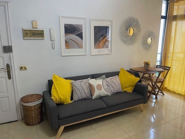 2 bedroom Flat for rent in Los Cristianos - € 1,200 (Ref: 5871039)
