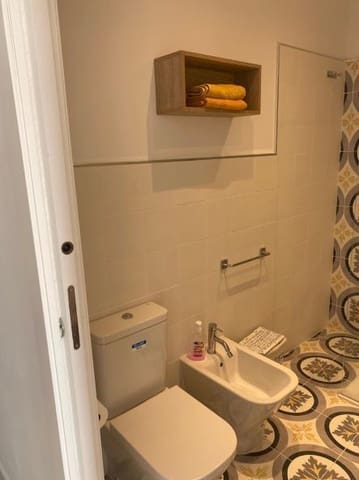 Studio for rent in Los Cristianos, Arona with pool - € 1,100 (Ref: 6721899)