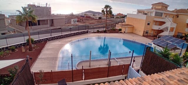Studio for rent in Los Cristianos, Arona with pool - € 1,100 (Ref: 6721899)